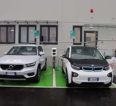 Prologis installs its first electric vehicle charging column